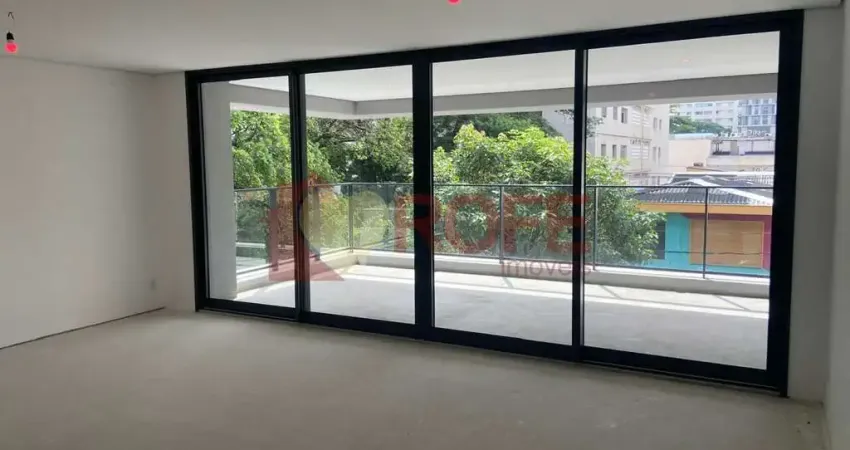 Apartamento à venda com 190m², 4 quartos e 3 vagas em Moema!!!