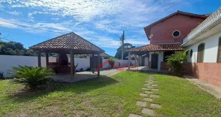Casa com 5 dormitórios à venda, 242 m² por R$ 670.000,00 - Cordeirinho - Maricá/RJ