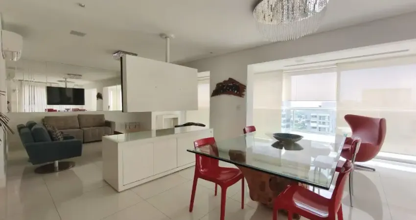 Linda cobertura Triplex, 377m2, 4 dorms, 3 suítes, 6 vgs em Moema, SP