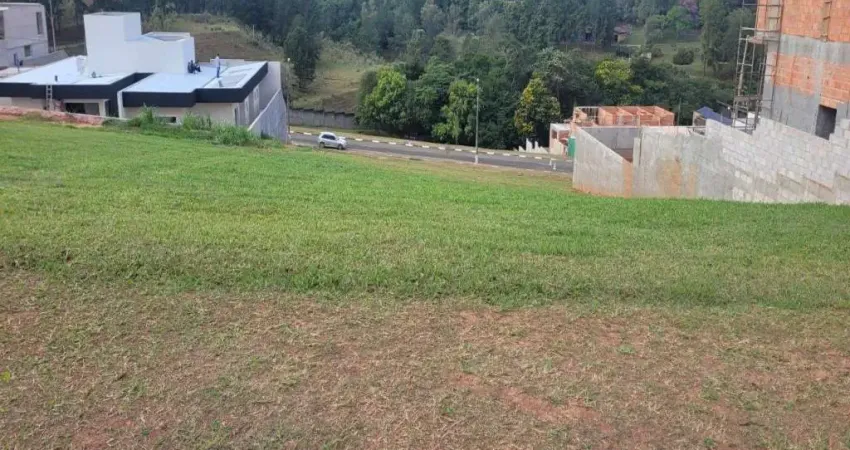Terreno à venda no Condomínio Villa Lombarda em Valinhos/SP