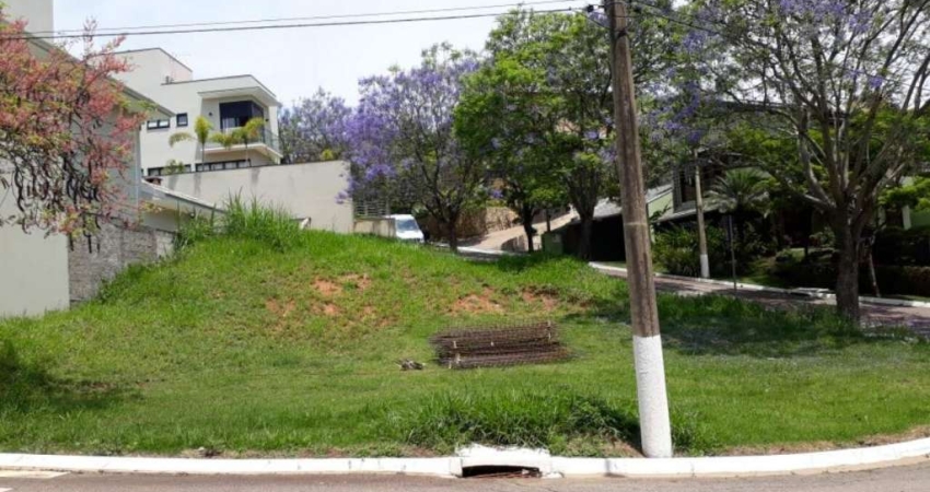 Terreno à venda de esquina com 478m² no Condomínio Villagio Capriccio - Louveira/SP