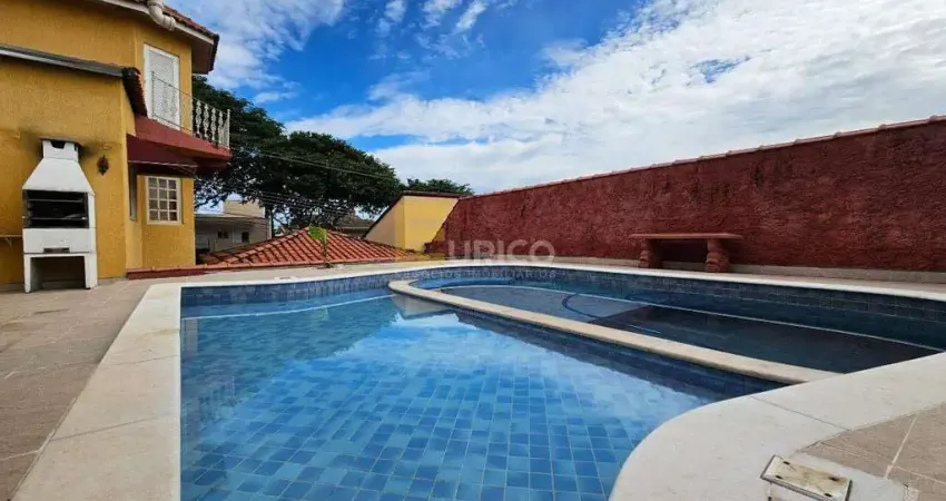 Casa a venda com 03 quartos e 01 edicula no Bairro Panorama em Vinhedo