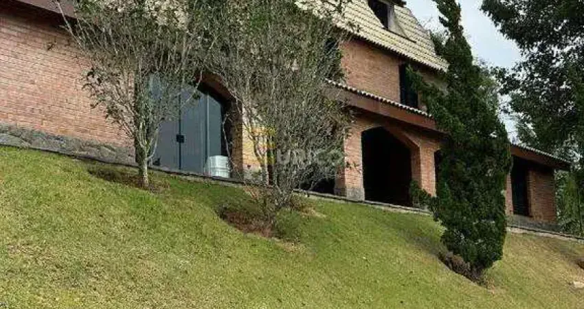 Casa á Venda em Vinhedo no Condomínio Estancia Marambaia