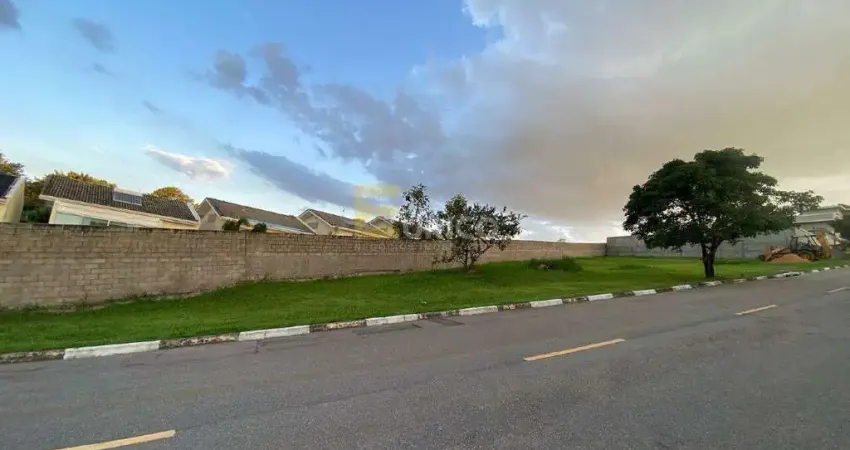 Ótimo Terreno de esquina no Condomínio Villa D'oro / Vinhedo