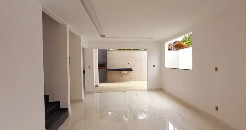 Casa à venda R$739.000,00 com 3 suítes 2 vagas  e area Gourmet - Juiz de Fora - MG