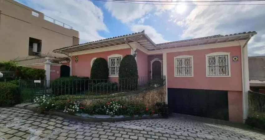 Casa para Venda em Florianópolis, Agronômica, 4 dormitórios, 1 suíte, 3 banheiros, 4 vagas