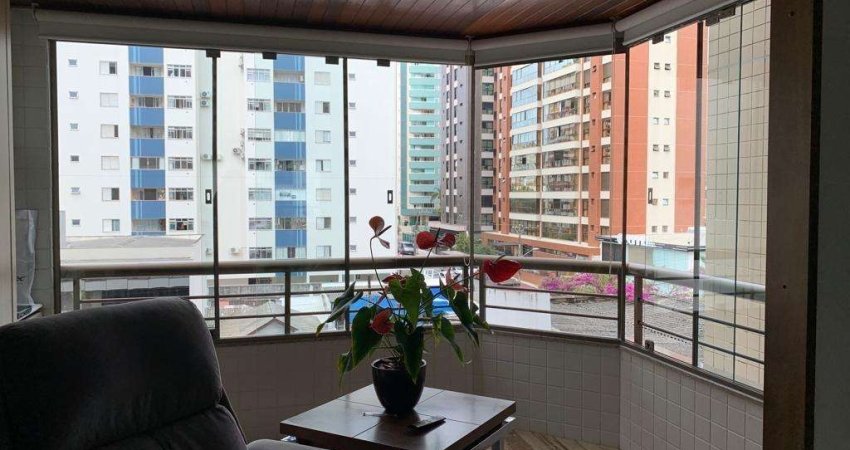 Apartamento para Venda em Florianópolis, Centro, 3 dormitórios, 1 suíte, 2 banheiros, 2 vagas