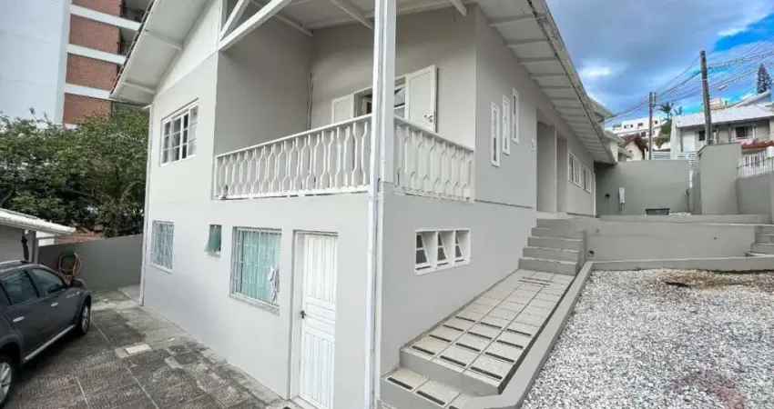Casa para Venda em Florianópolis, Carvoeira, 9 dormitórios, 3 suítes, 4 banheiros, 10 vagas