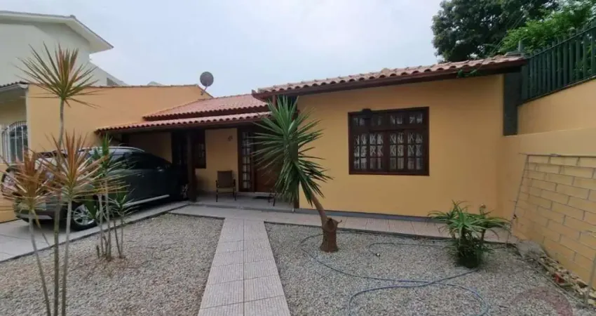 Casa para Venda em Florianópolis, Balneário, 4 dormitórios, 1 suíte, 3 banheiros, 1 vaga