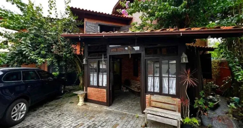 Casa para Venda em Florianópolis, Lagoa Da Conceição, 3 dormitórios, 1 suíte, 3 banheiros, 3 vagas