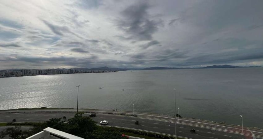 Apartamento para Venda em Florianópolis, Centro, 4 dormitórios, 1 suíte, 4 banheiros, 2 vagas