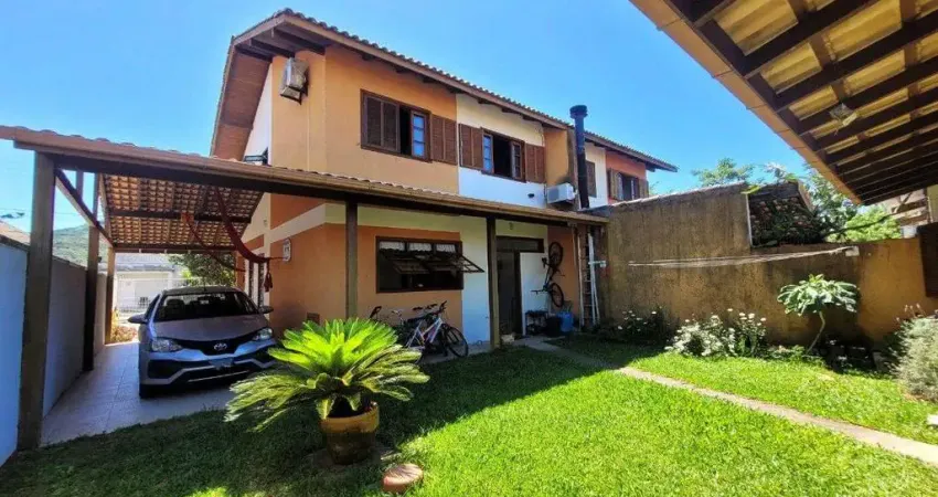 Casa para Venda em Florianópolis, Campeche, 3 dormitórios, 1 suíte, 2 banheiros, 2 vagas