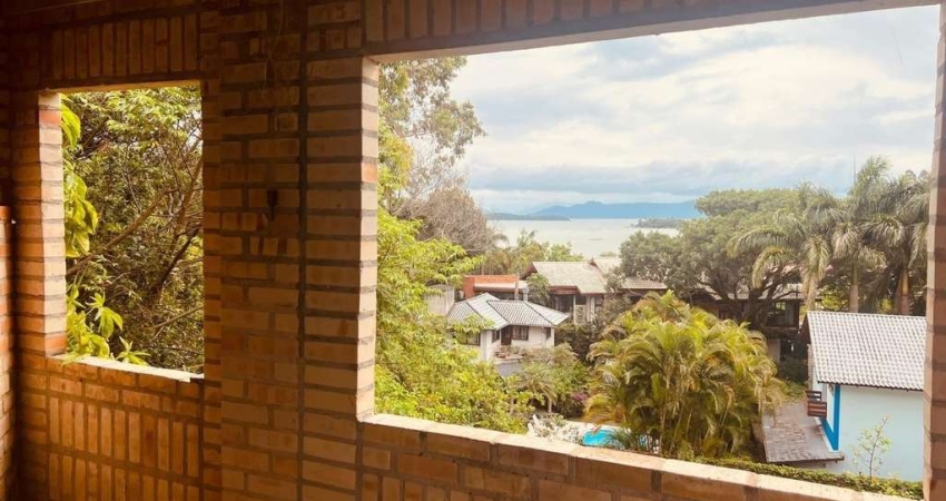 Casa para Venda em Florianópolis, Sambaqui, 4 dormitórios, 2 banheiros, 2 vagas