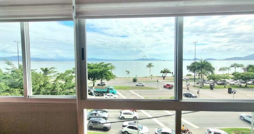 Apartamento para Venda em Florianópolis, Centro, 3 dormitórios, 3 suítes, 4 banheiros, 1 vaga