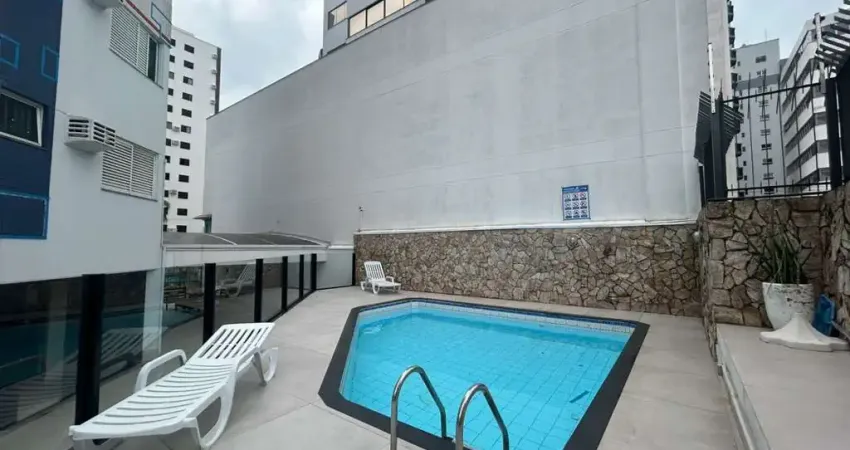 Apartamento para Venda em Florianópolis, Centro, 4 dormitórios, 1 suíte, 4 banheiros, 2 vagas