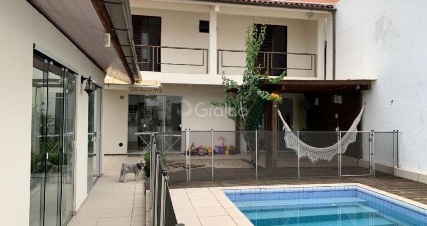 Casa para Venda em Florianópolis, Canto, 4 dormitórios, 1 suíte, 4 banheiros, 4 vagas