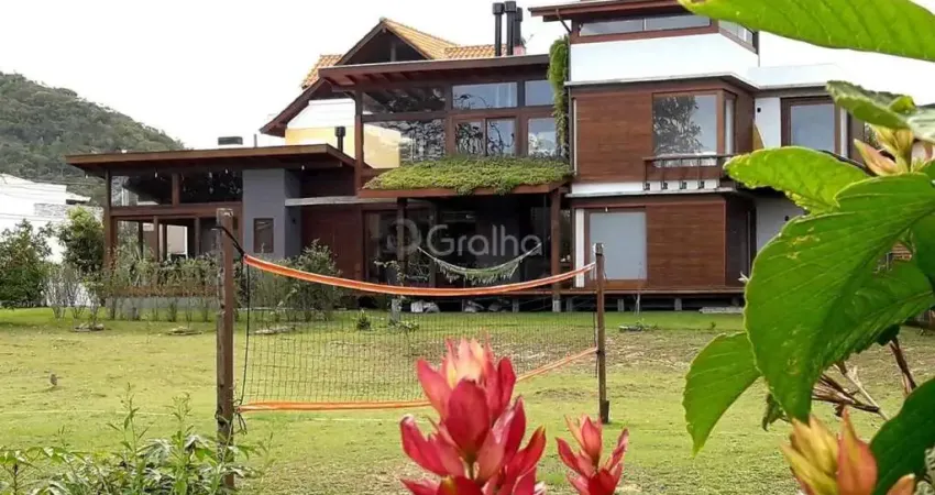 Casa para Venda em Florianópolis, Rio Tavares, 3 dormitórios, 1 suíte, 4 banheiros, 2 vagas