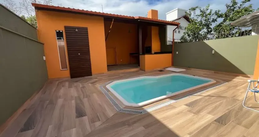 Casa para Venda em Florianópolis, Campeche, 3 dormitórios, 2 suítes, 1 banheiro, 3 vagas