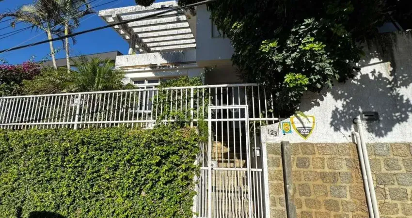 Casa para Venda em Florianópolis, Coqueiros, 3 dormitórios, 3 suítes, 5 banheiros, 2 vagas