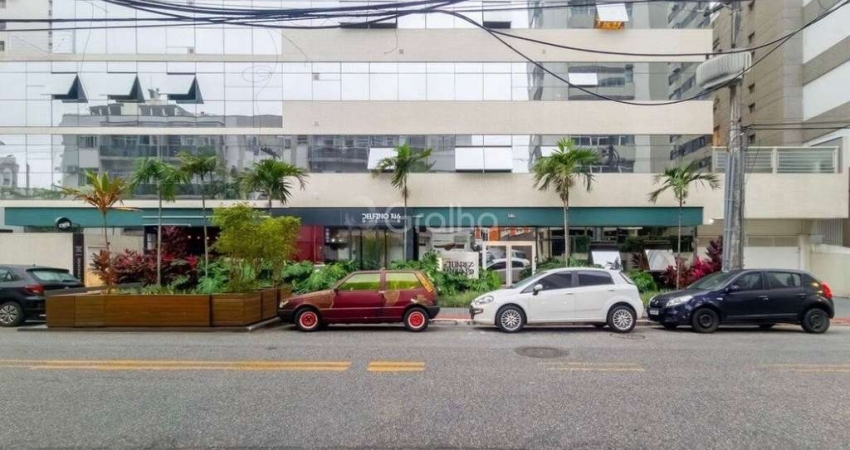 Apartamento para Venda em Florianópolis, Centro, 1 dormitório, 1 suíte, 2 banheiros, 2 vagas