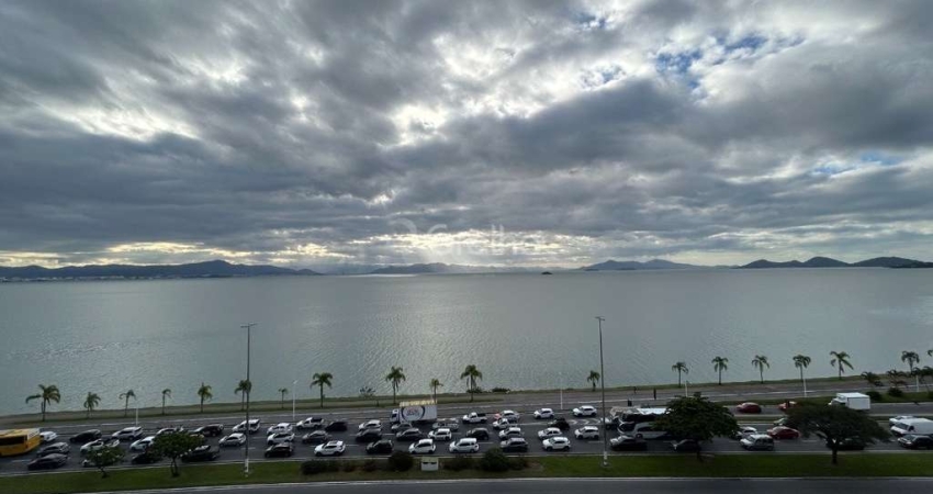 Apartamento para Venda em Florianópolis, Centro, 3 dormitórios, 3 suítes, 2 banheiros, 5 vagas
