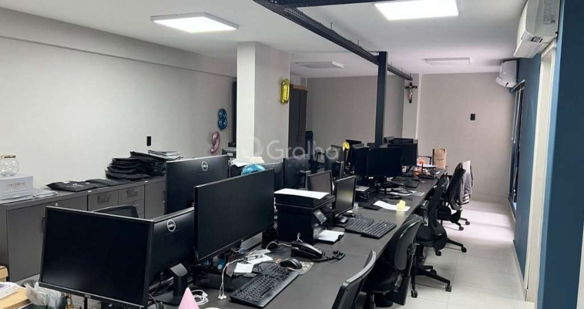 Sala Comercial para Venda em Florianópolis, Centro, 1 banheiro, 1 vaga
