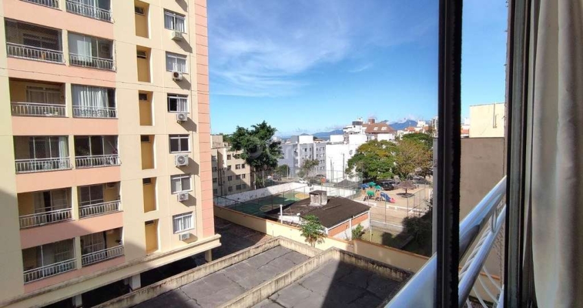 Apartamento para Venda em Florianópolis, Coqueiros, 2 dormitórios, 1 suíte, 2 banheiros, 1 vaga