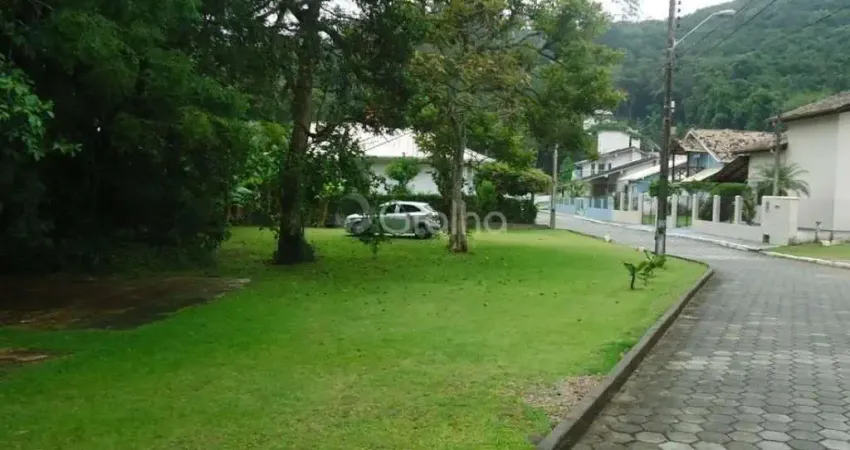 Terreno à venda na Rua Isid Dutra, 1, Sambaqui, Florianópolis