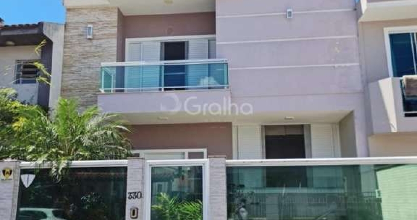 Casa para Venda em Florianópolis, Balneário, 3 dormitórios, 3 suítes, 5 banheiros, 1 vaga