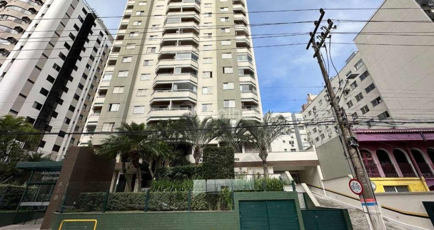 Apartamento para Venda em Florianópolis, Centro, 3 dormitórios, 1 suíte, 3 banheiros, 1 vaga