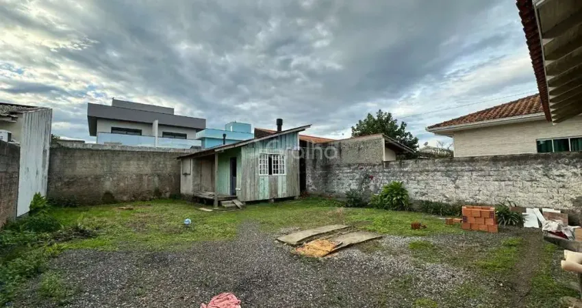 Terreno à venda na Rua Raimundo Starosky, 833, Carianos, Florianópolis