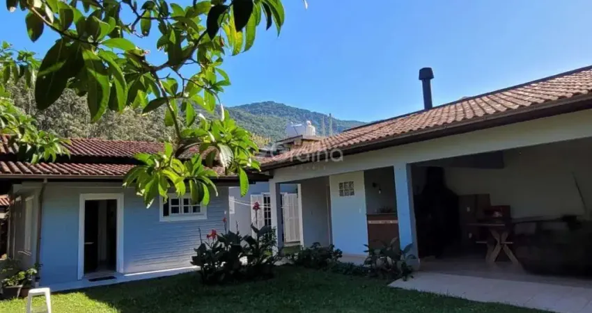 Casa para Venda em Florianópolis, Pântano do Sul, 3 dormitórios, 1 suíte, 2 banheiros, 3 vagas