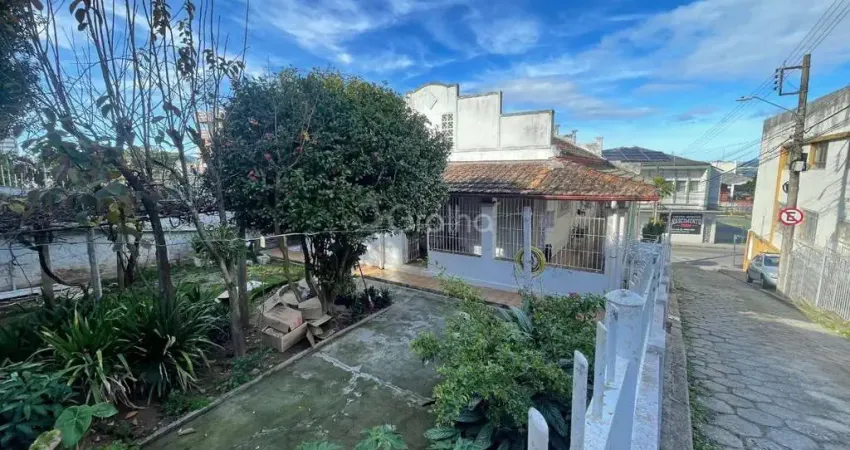 Casa para Venda em Florianópolis, Capoeiras, 3 dormitórios, 1 banheiro, 1 vaga