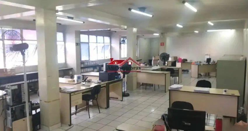 Sala Comercial  no Centro de Osasco-SP: Salão bem amplo, 2 salas menores  e 4 Banheiros, 267m² - Para Locação!