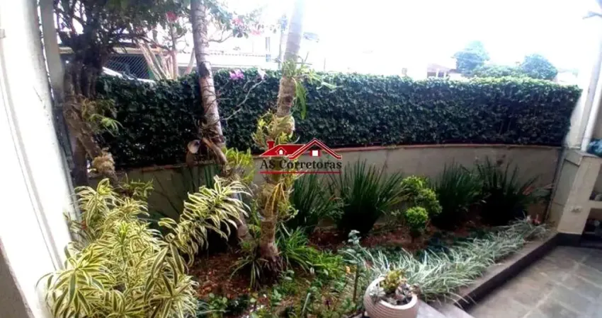 Casa na Vila Yara, Osasco-SP: 3 quartos, 1 suíte, 2 salas, 4 banheiros, 2 vagas.