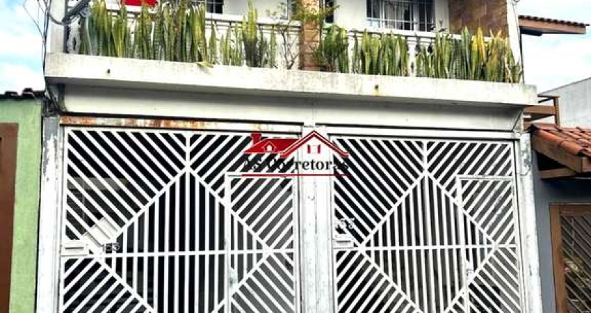 Casa à venda na Vila Yara, Osasco-SP: 5 quartos, 1 sala, 5 banheiros, 3 vagas de garagem, 340m² de área. Venha conferir!