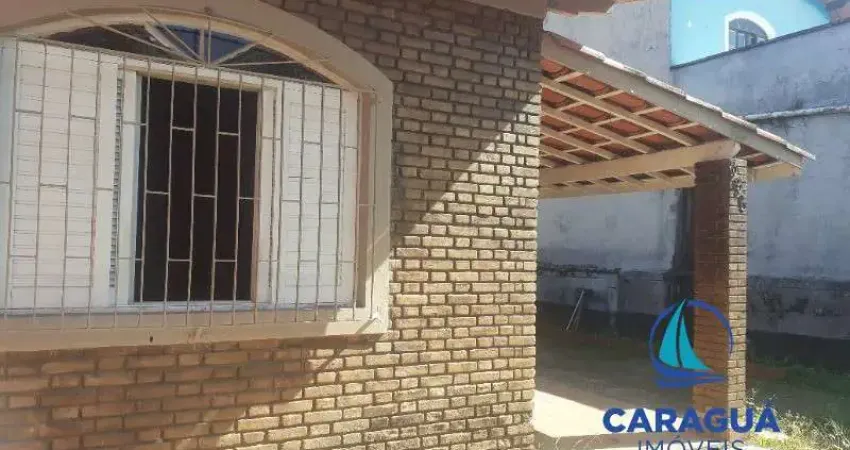 Casa à venda no bairro do Porto Novo, em Caraguatatuba