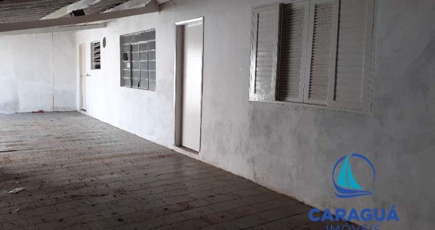 Casa tipo edícula à venda no bairro do Caputera, em Caraguatatuba