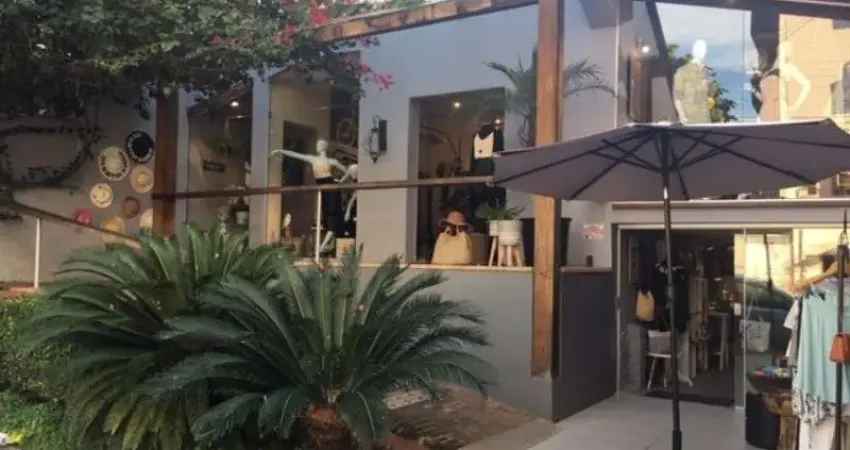 Casa comercial com 3 salas à venda no Centro, Caraguatatuba 
