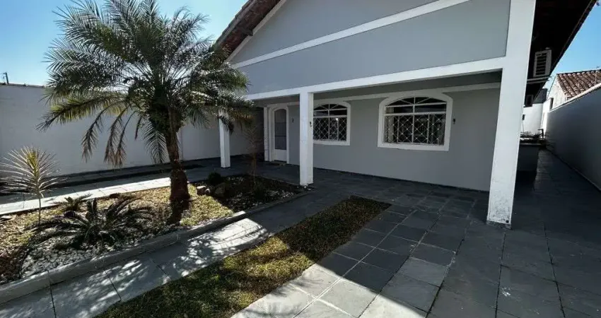 Casa com 4 quartos à venda no Jardim Britânia, Caraguatatuba 