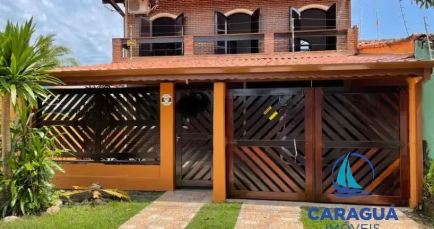 Sobrado com piscina e edícula, 7 dorms, 5 wc, 1 quadra do mar