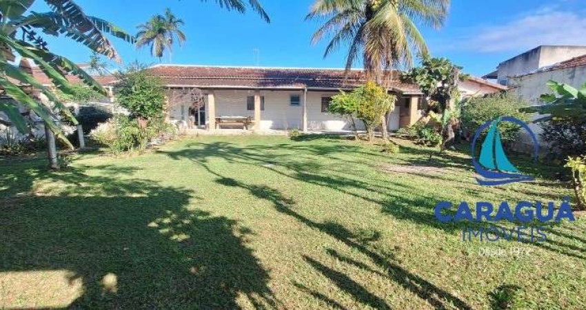 Casa terrea com amplo quintal, 3 dorms, 2 wc, 6 quadra da praia