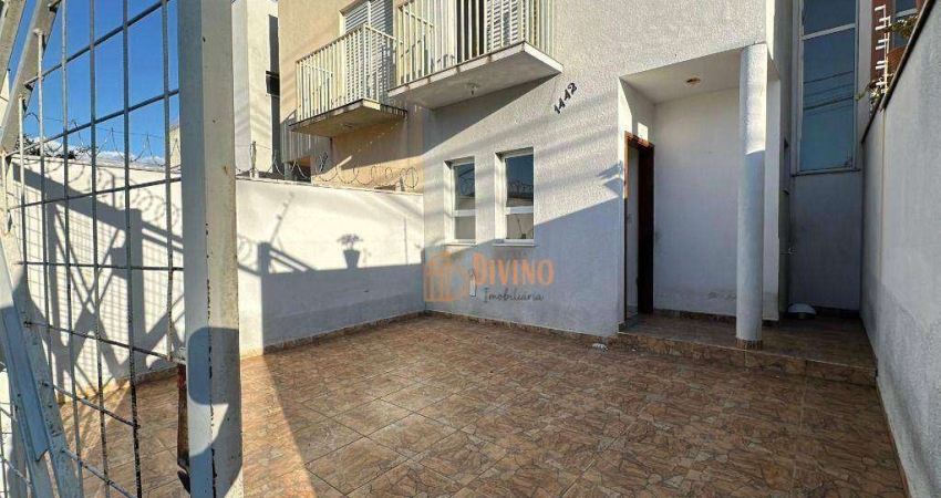 Sobrado com 3 Dormitórios e Ótima Localização!
