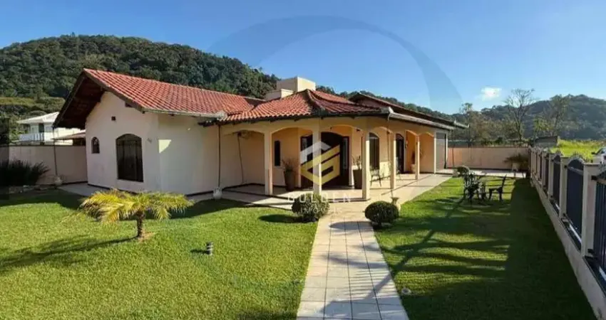 Linda casa à 3 minutos da praia de gravatá com terreno de 1321m²  à venda, por r$ 1.800.000  em  penha/sc