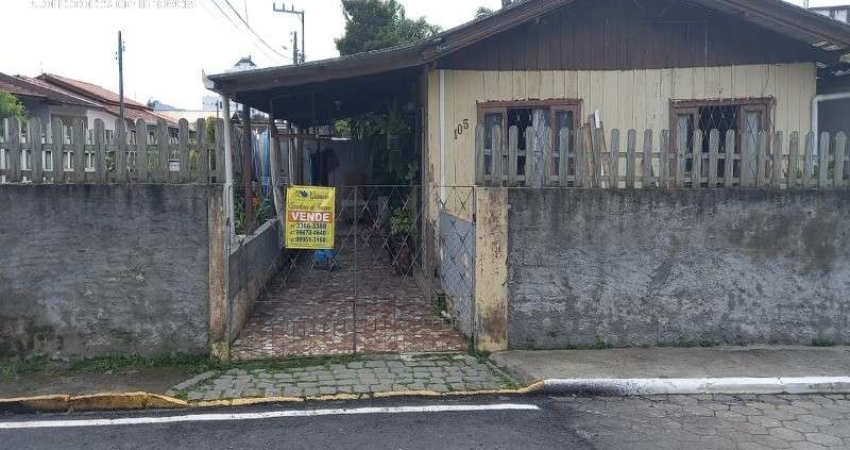 Terreno localizado no Centro de Camboriú, ótima localização.