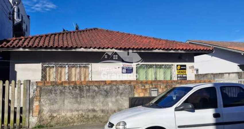 Casa à venda  no  bairro  Monte Alegre em CAMBORIU - SC