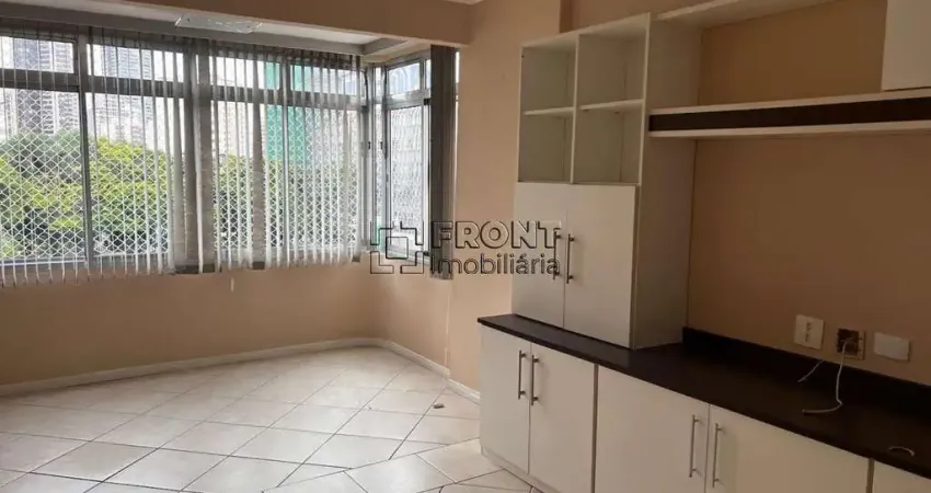 Apartamento com 3 quartos para alugar na Rua Padre Antônio Tomás, 227, Água Branca, São Paulo