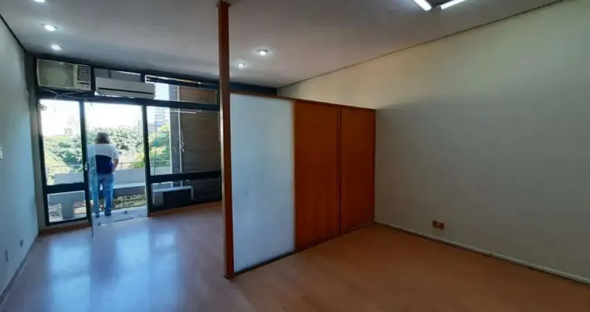 Sala comercial para alugar na Praça da República, 146, República, São Paulo