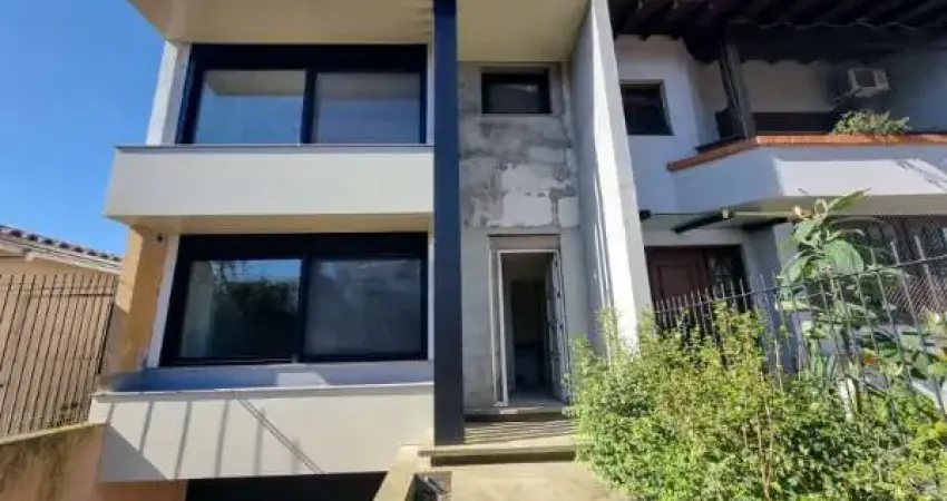 Casa com 3 quartos à venda na Vila Assunção, Porto Alegre 