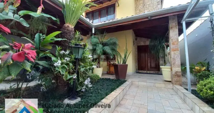 Casa Triplex alto padrão à venda na praia em São Sebastião